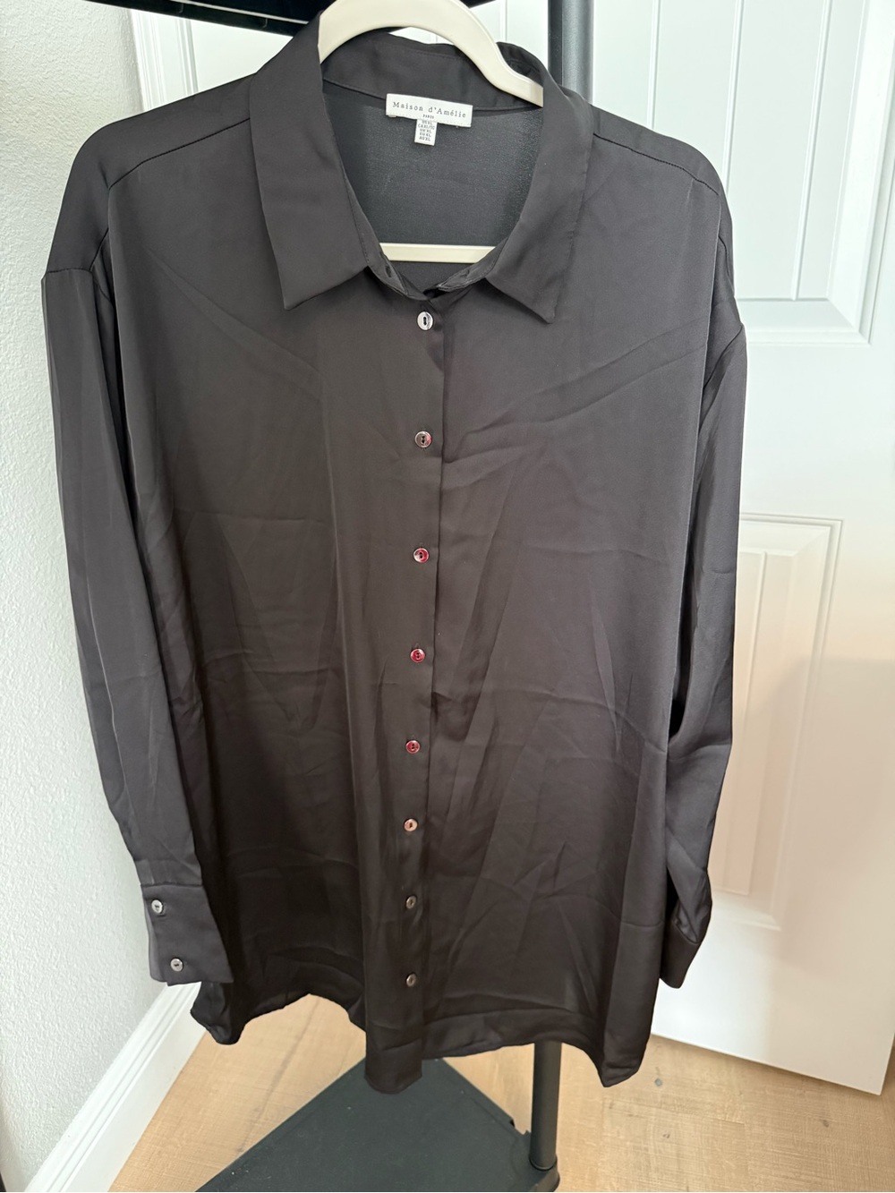 Black Long-Sleeve Button-Down Shirt — Relaxed Collared Blouse